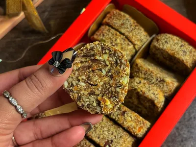 Poppy Roll, Traditional & Fusion Sweets